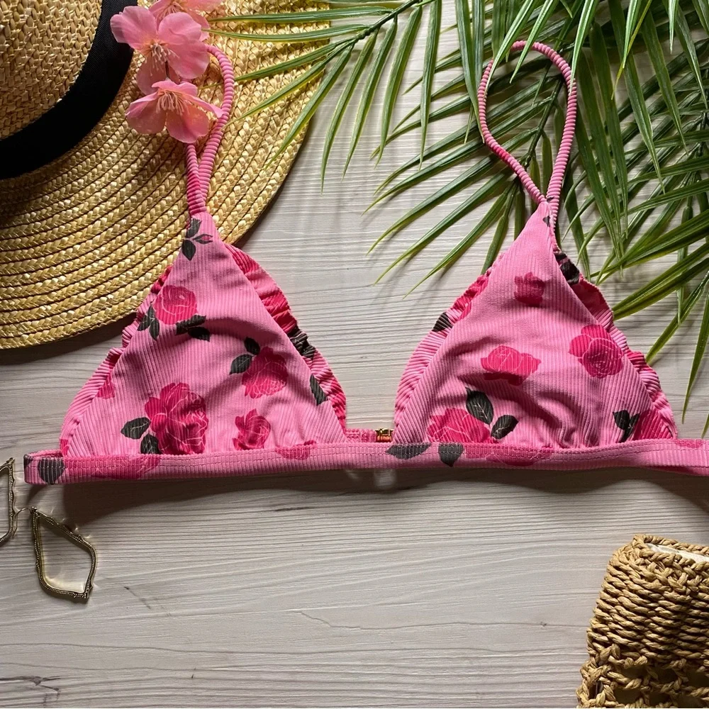 NWOT Beach Riot 🌹 Rosie Pink Valentine’s Day Ruffle Fixed Triangle Bikini Top